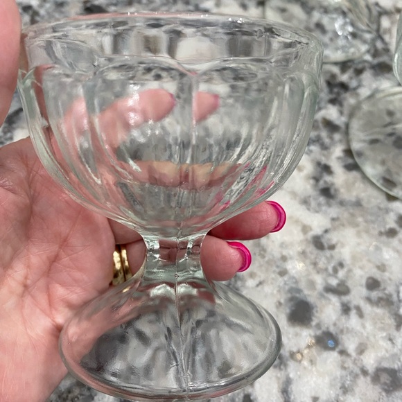 SET OF 4 EUC VTG CLEAR LOW SHERBET FOOTED DISHES - Picture 5 of 7